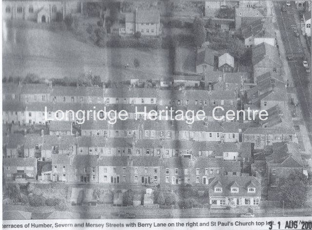 732 - Aerial View - Humber Street, Mersey Street, Severn Street - 2001